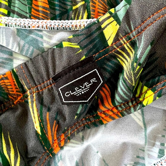 Clever Briefs - Picture 1 of 3